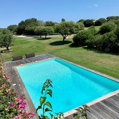 Lavezzi Villa *