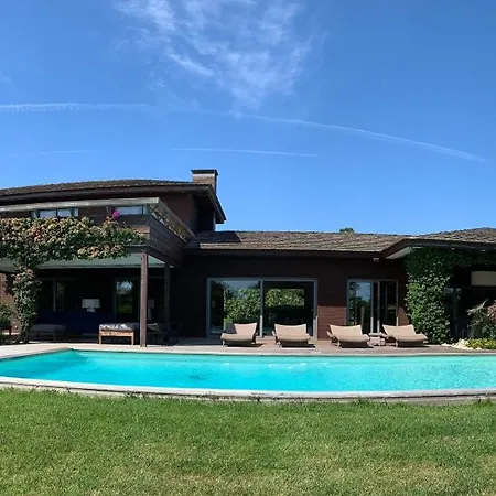 Lavezzi Villa
