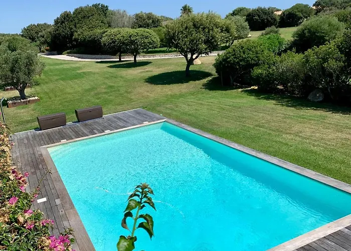 Lavezzi Villa *